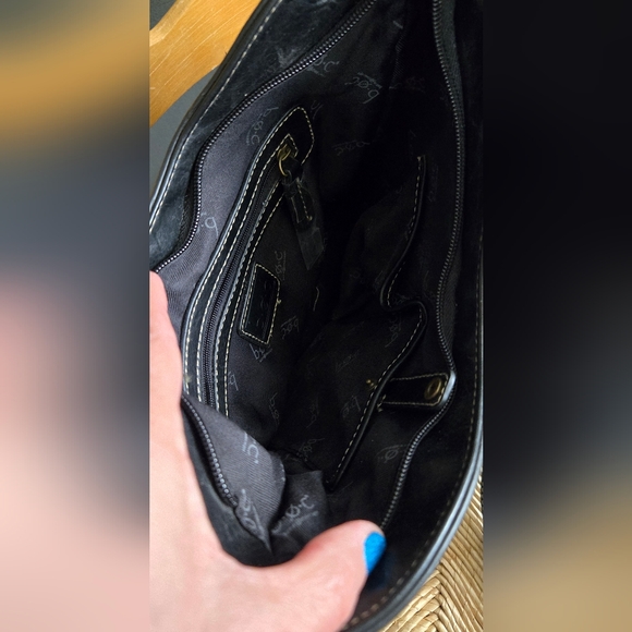 B.O.C. Floral Embossed Black Leather Crossbody Bag - Picture 7 of 9